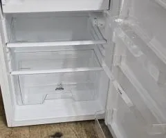 liten kjøleskap med fryser Høyde 83 cm - 2